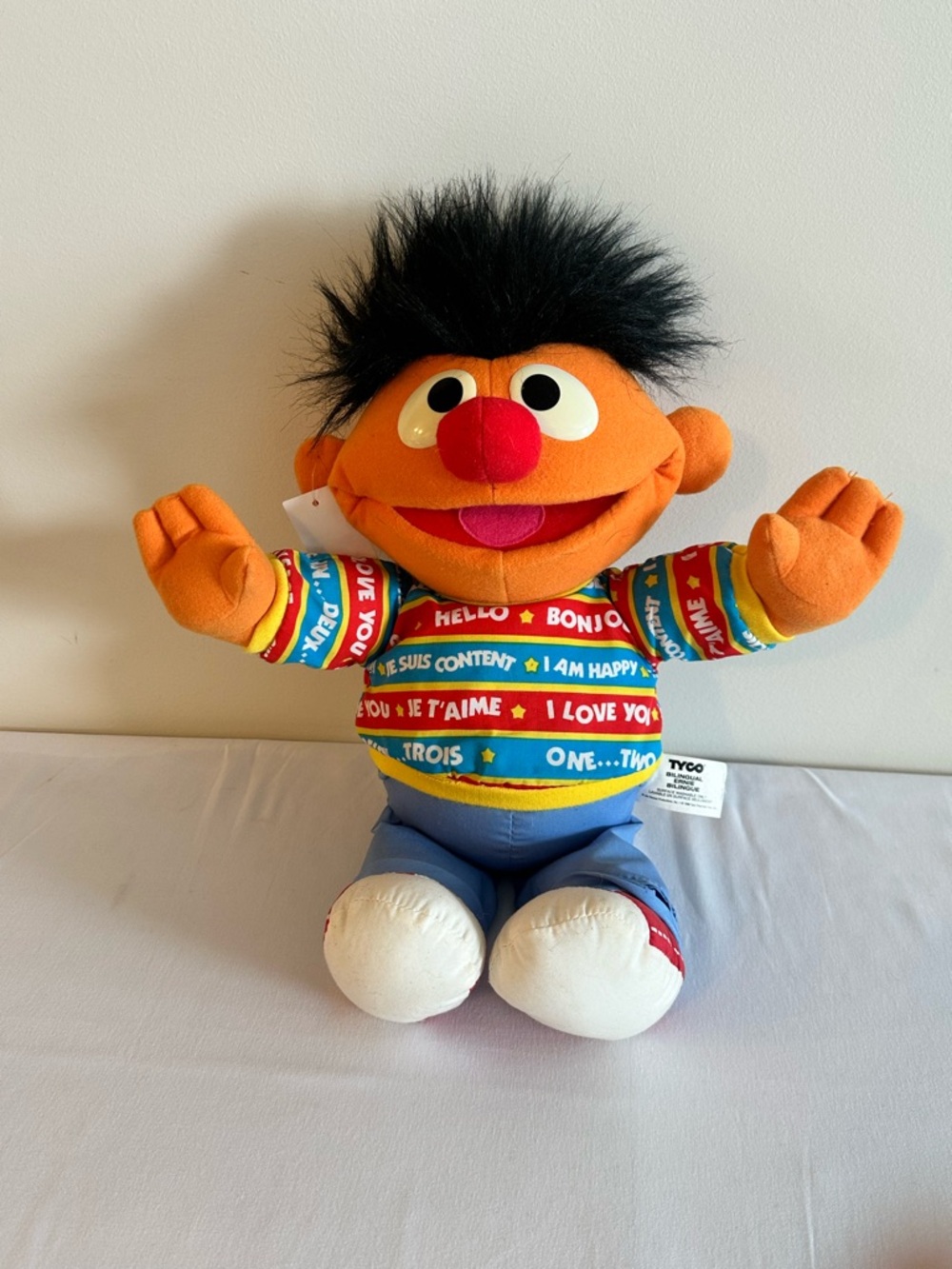 TYCO VTG Bilingual Ernie Vintage Plush Doll 17"
Sesame Street 90's Toy